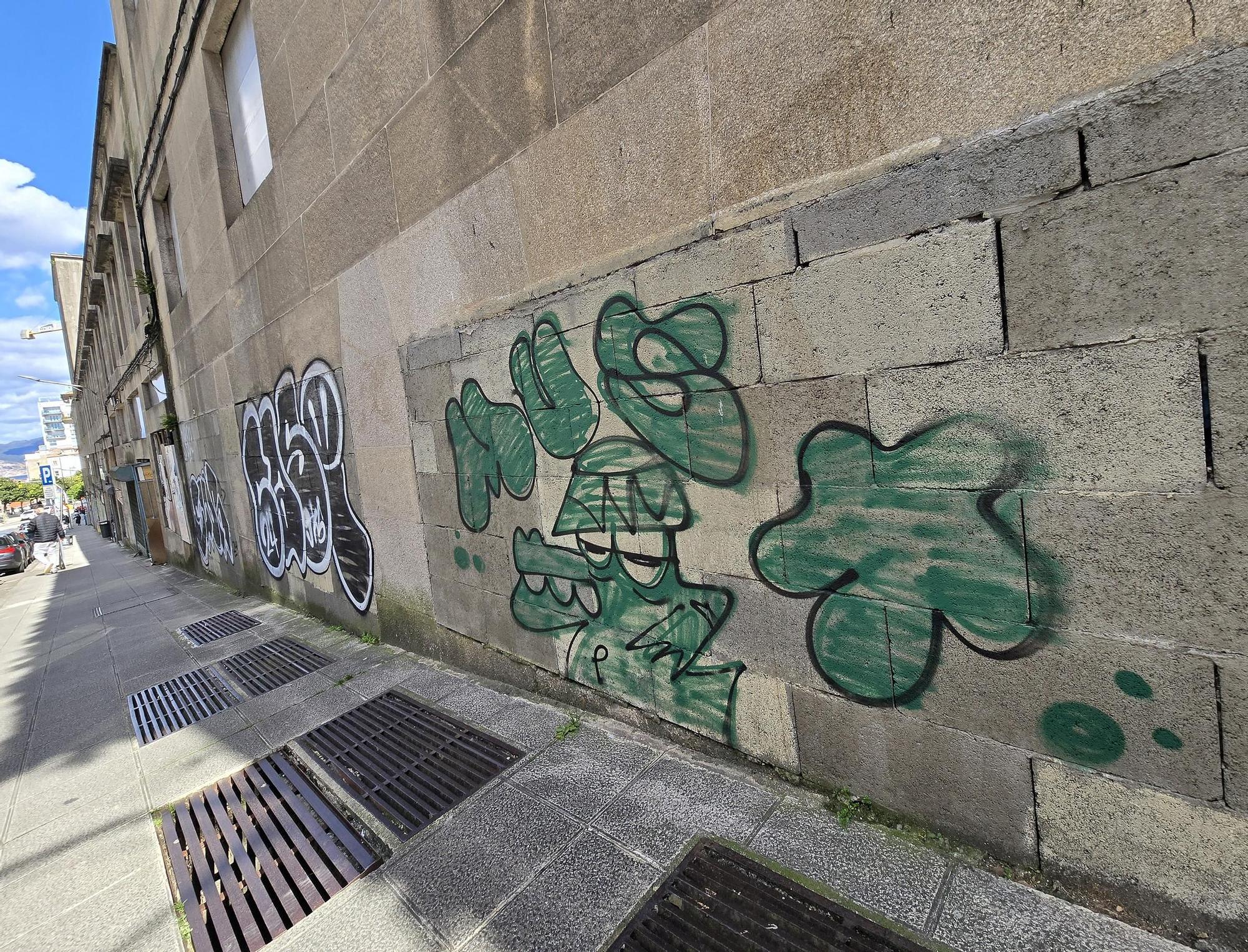 El vandalismo evidencia aún más el abandono de La Panificadora a la espera del PXOM