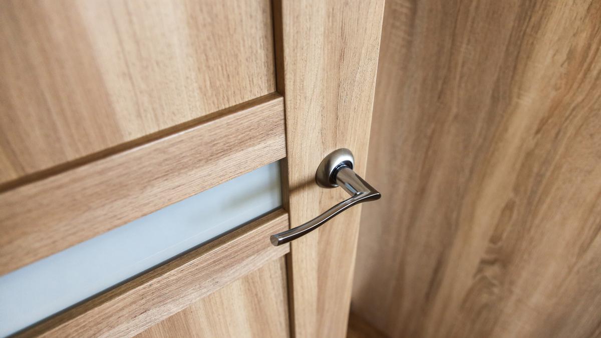 TRUCOS DE LIMPIEZA: El mejor y natural método para limpiar las puertas de  madera de tu casa sin dañarlas