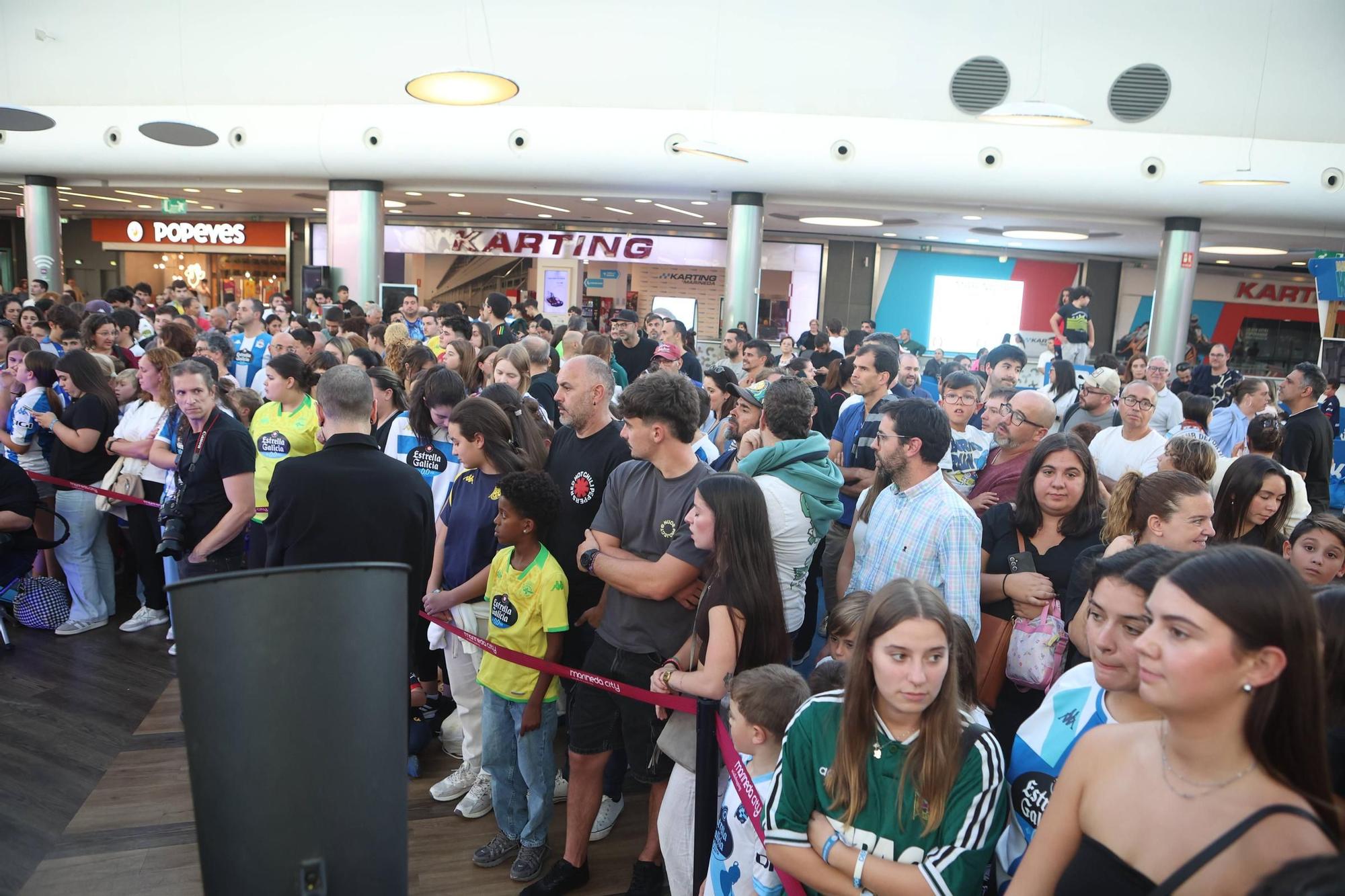 El Deportivo presenta en Marineda City sus equipaciones para la temporada 2025-2026