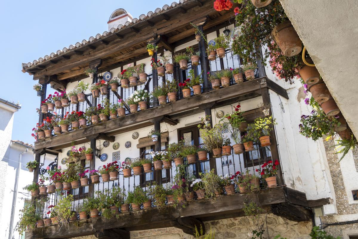 Casas con flores de Candeleda