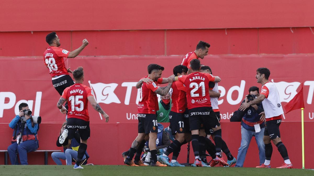 El Mallorca derrota al Atlético gracias al penalti de Muriqi.