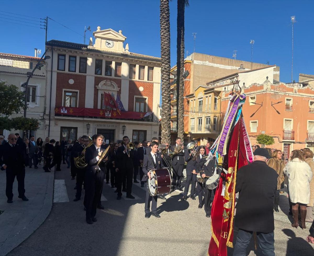 Actuación de La Lira de Corbera durante los festejos.