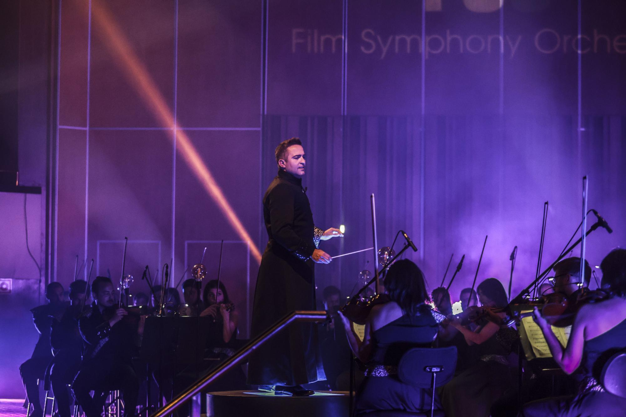 Fénix encandila al Auditorio con un concierto galáctico