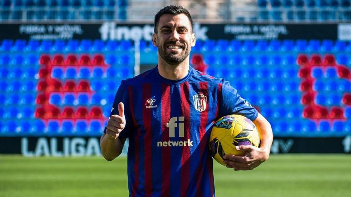 Fede Vico, durante su presentación el Eldense en enero.