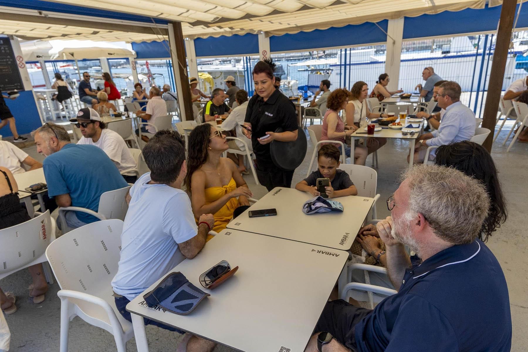 Hoteles y terrazas de Castellón, a tope en el primer fin de semana del verano