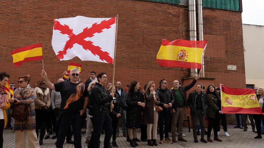 Nueva concentración frente a la sede del PSOE de Zamora