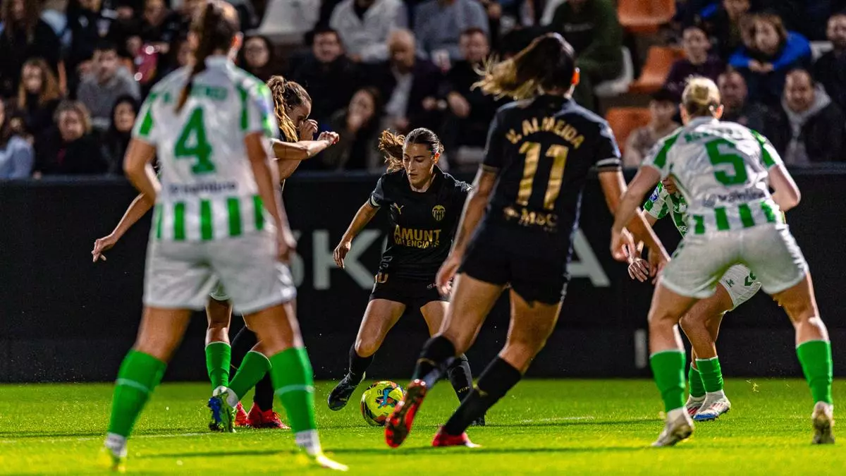 El Valencia no levanta cabeza y vuelve a perder en el Puchades