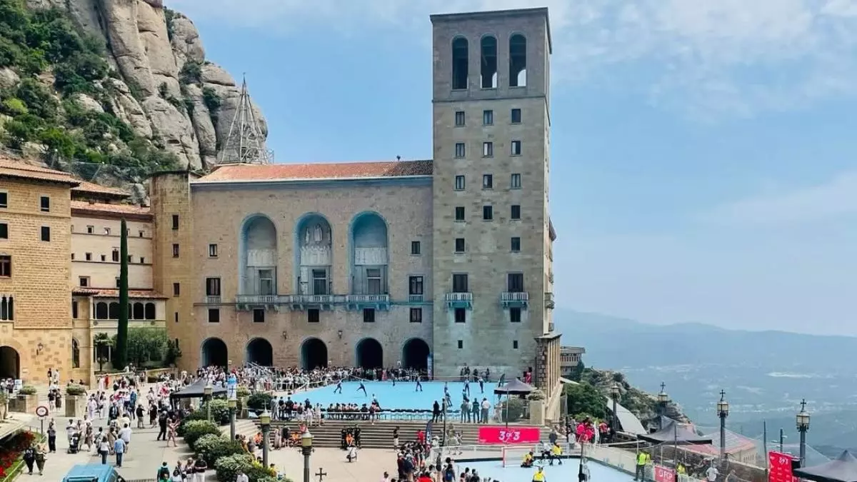 ?nic i irrepetible: 豕xit absolut del Mil﹞lenari sobre rodes a Montserrat