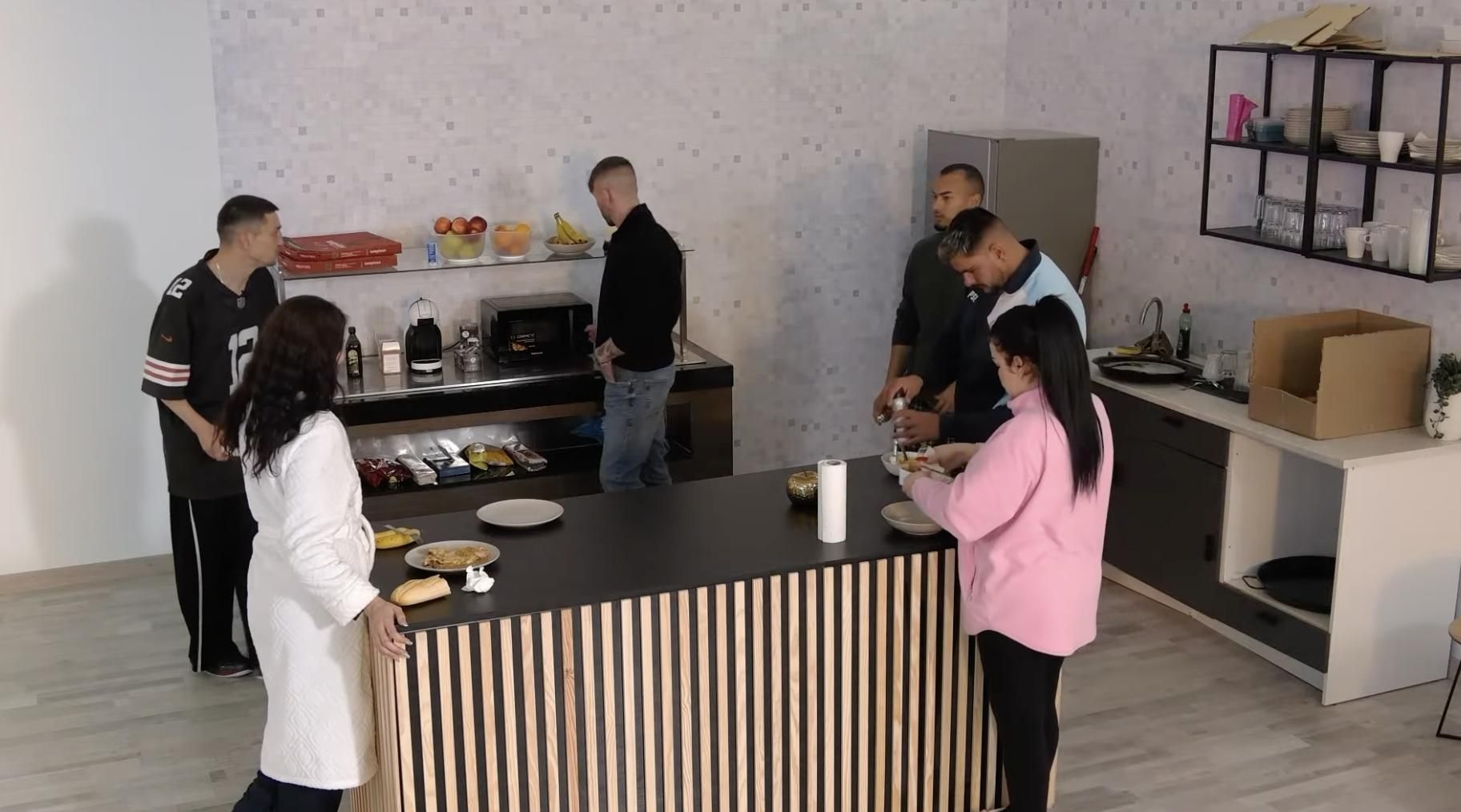 Se graban las 24 horas del día, por lo que puedes conectarte en cualquier momento a 'La casa de los gemelos'