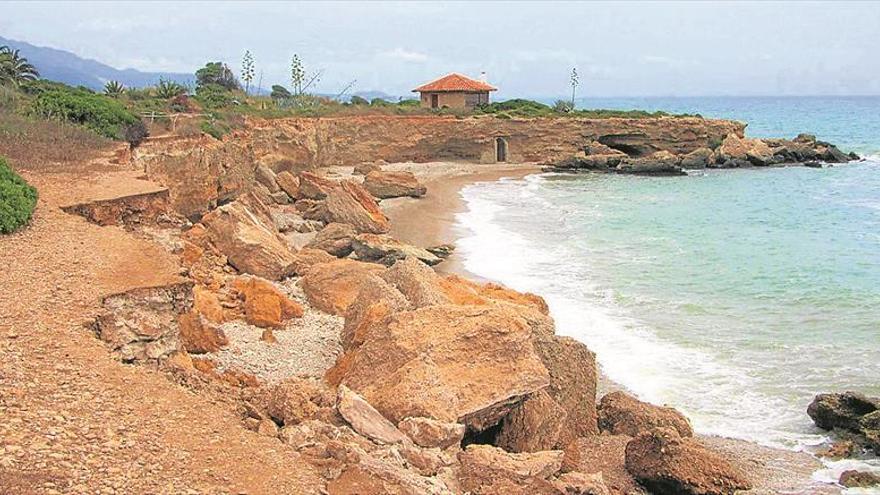 Costas solo «reacomodará» las rocas caídas en Sòl de Riu