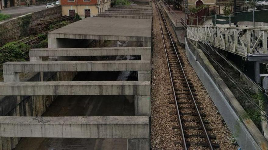 La rampa de acceso al tramo soterrado en Sama. | M. Á. G.