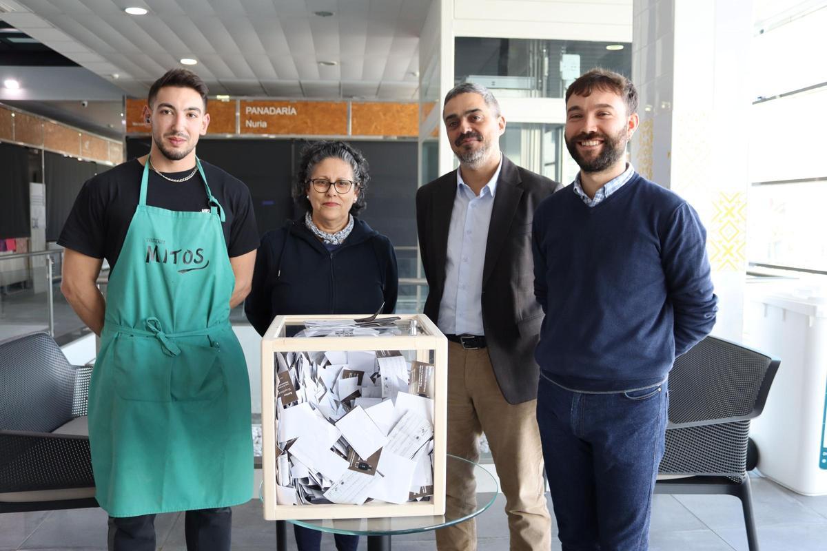Jorge Brandón, esqda., Ángeles Bello, Daniel Pérez e Ramón Varela presidiron o sorteo.