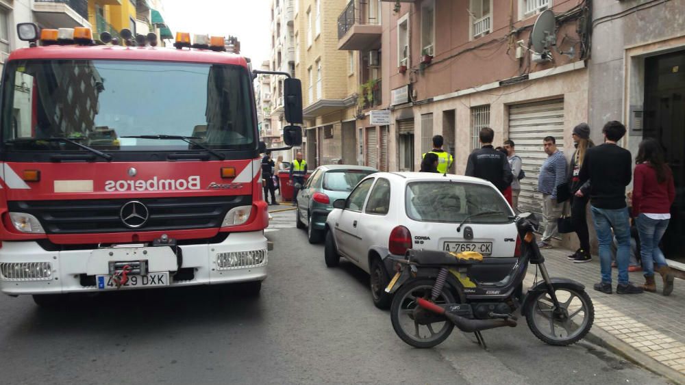 Incendio en un local de calzado en Elche