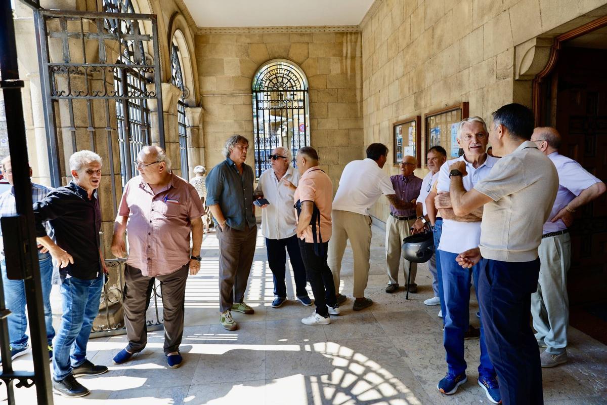 Gijón se emociona en el último adiós a Novoa