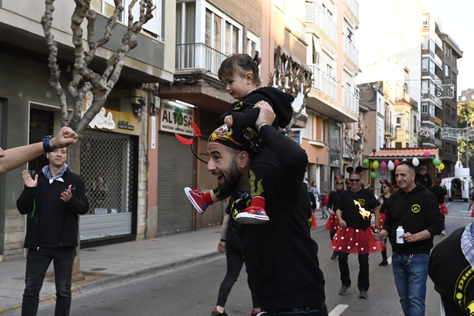 Desfile de collas y carros