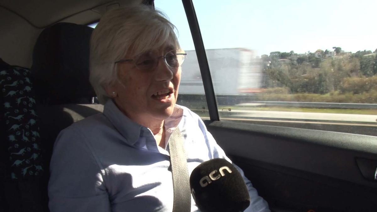 Clara Ponsati entra a Catalunya por la frontera.