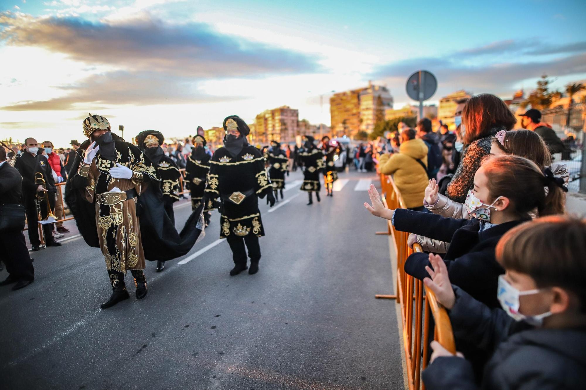 Los Reyes Magos desembarcan en Torrevieja