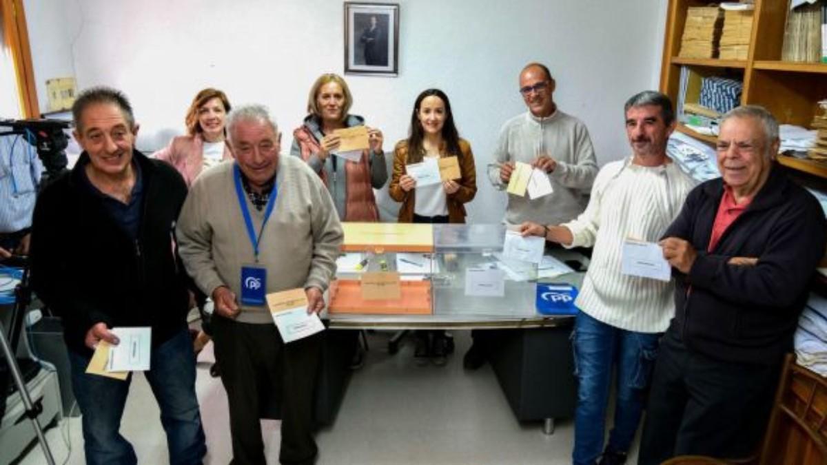 ¡Récord histórico! Todo un pueblo vota en 29 segundos