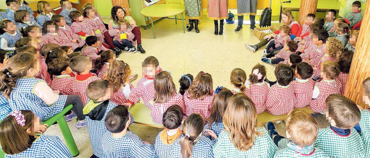 Alumnos, el pasado curso, en un colegio de La Vila Joiosa.