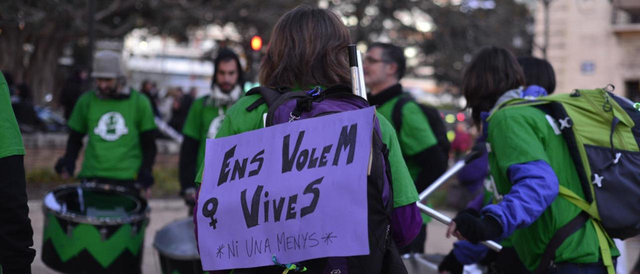 Las mujeres maltratadas con hijos tendrán rango de familia monoparental