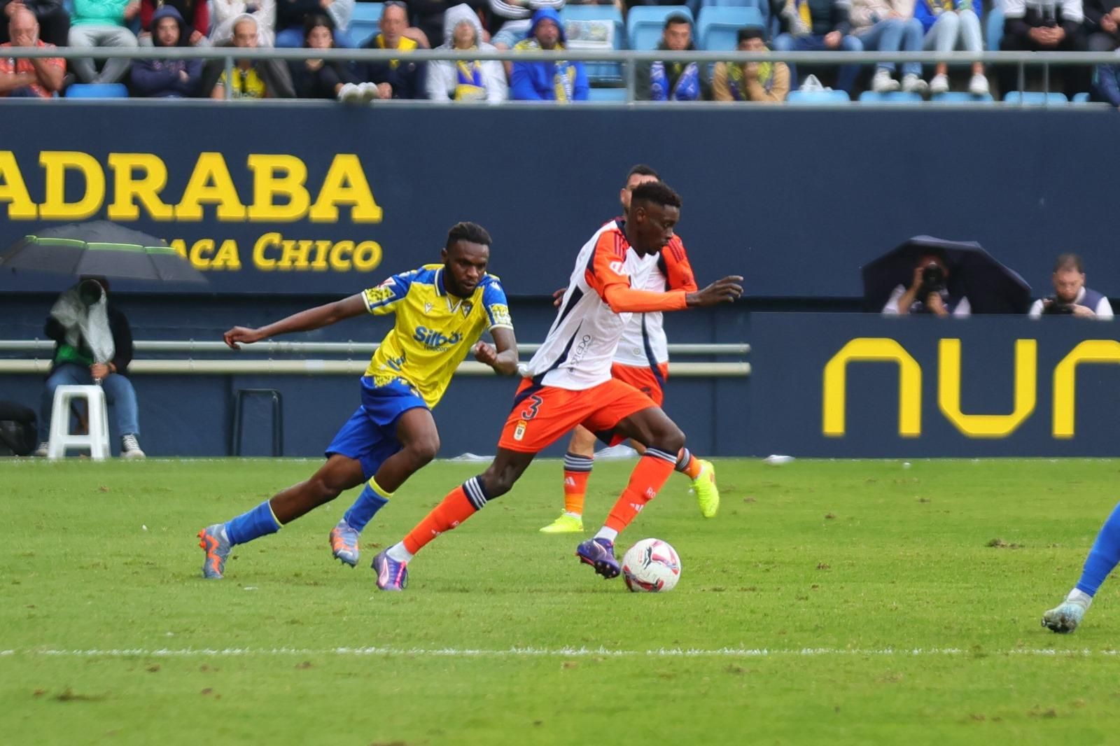 EN IMÁGENES: El Cádiz-Real Oviedo disputado en el Nuevo Mirandilla