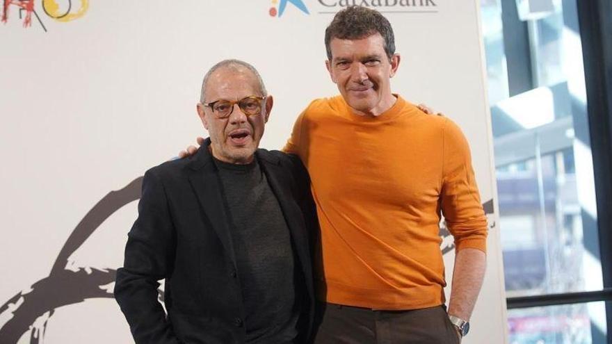 Antonio Banderas y Lluís Pasqual: &quot;Es difícil vivir siendo víctima de &#039;fake news&#039;&#039;