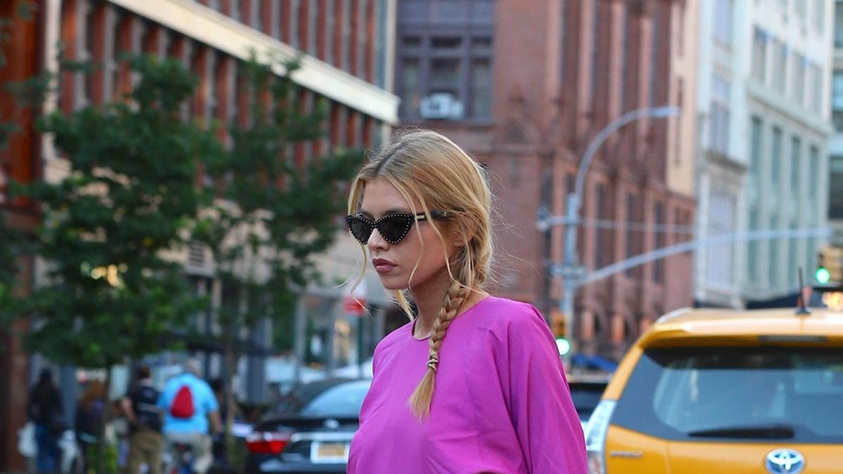 Stella Maxwell confirma que el mono es una de las tendencias de esta temporada