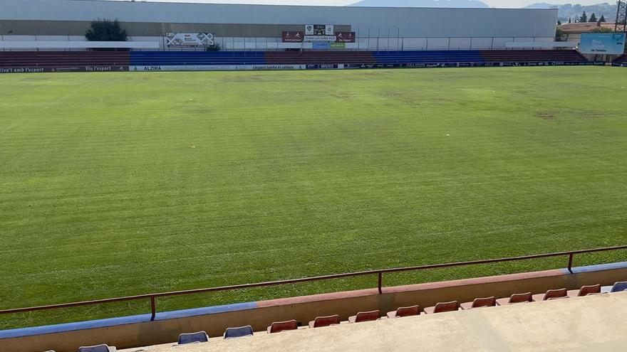 Alzira baraja ceder el estadio  Luis Suñer a la UD tras los problemas con el césped