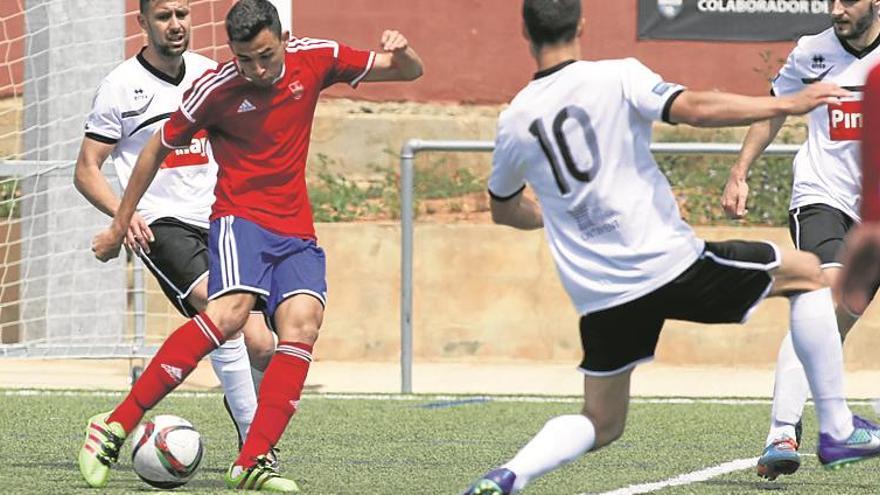 Colomer se aproxima a los ‘pichichis’ en el CF Borriol