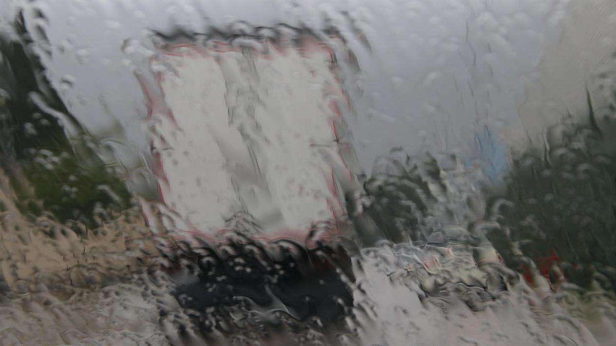 Consejos para conducir durante tormentas y lluvia intensa