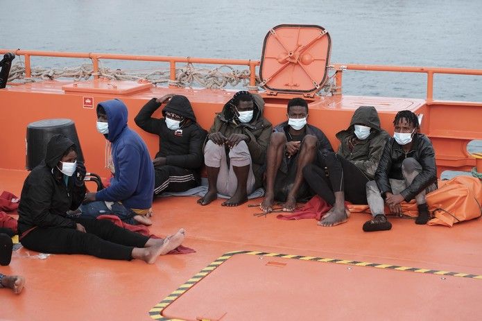 Rescatan una patera con 36 migrantes al sur de Gran Canaria