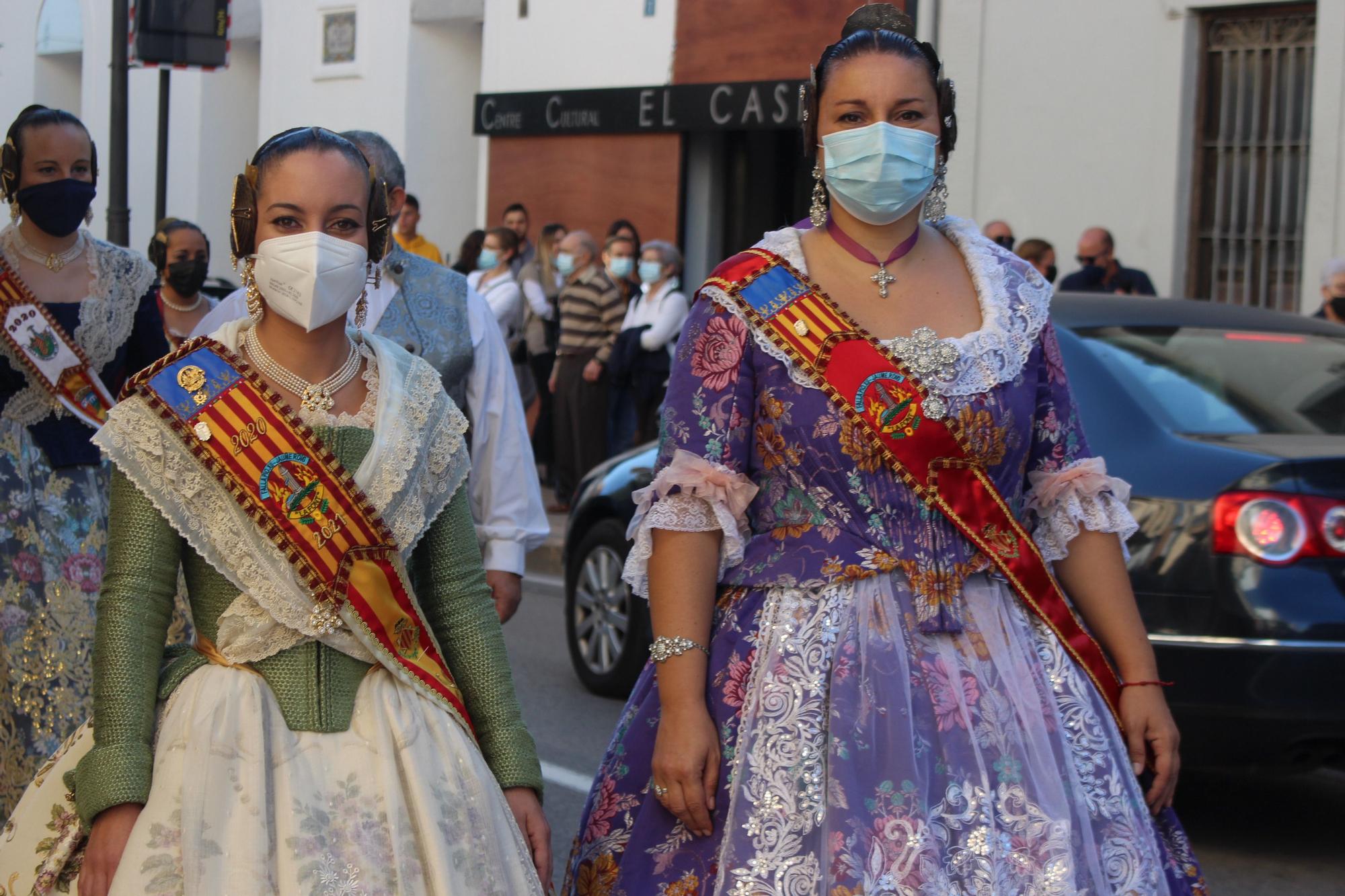 Carmen, Nerea y las cortes acompañan a las fallas de Quart y Xirivella en la procesión de la Senyera