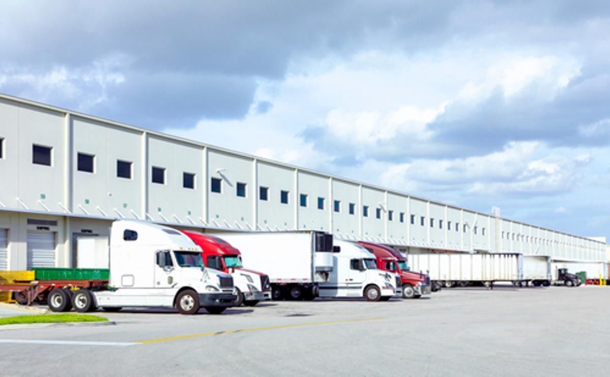 Ofertas de empleo para camioneros/transportistas en el aeropuerto del Prat.