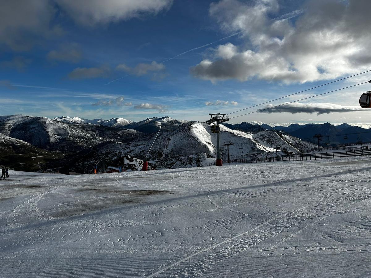 La zona alta de la estación de Pajares, este puente festivo.