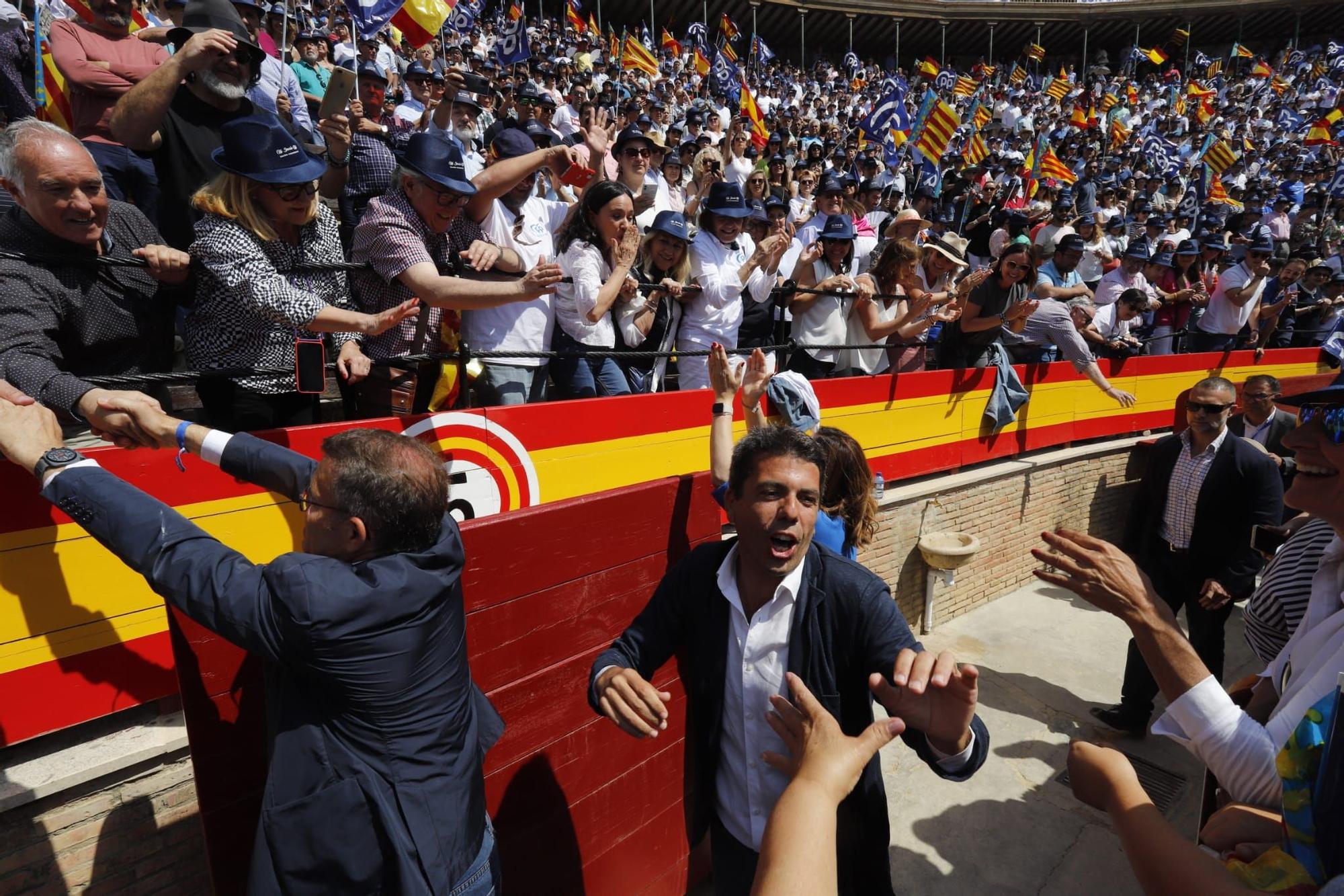 Mitin central del PPCV en la Plaza de Toros de València