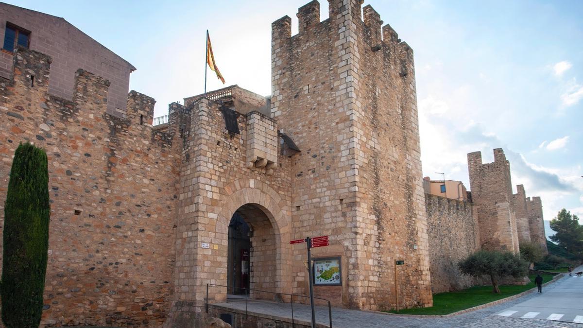 Una de las torres de la muralla de Montblanc