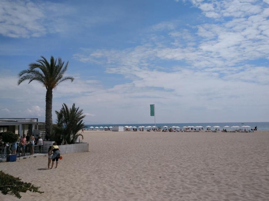 Banderas "mixtas" en la Playa de San Juan