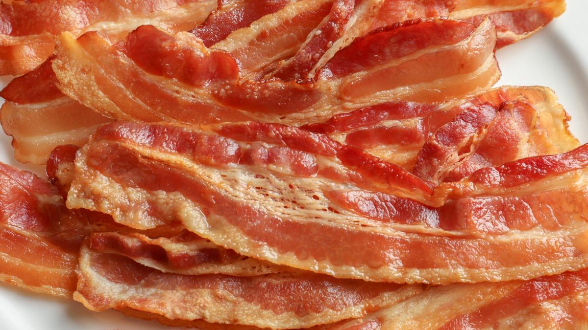 Esta es la manera en la que tienes que cocinar el bacón si quieres comer de forma más saludable: igual de crujiente y con un sabor increíble