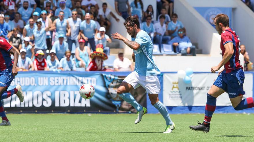 Un momento del partido del pasado domingo entre la UD Ibiza y el Atlético Levante