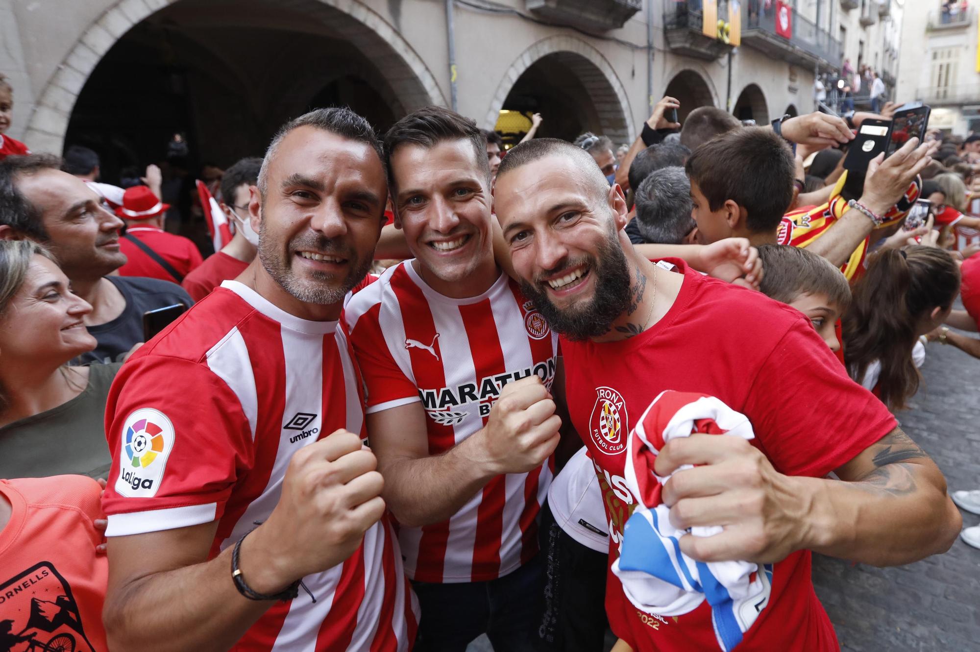 Les millors imatges de la rua de celebració del Girona i el Bàsquet Girona