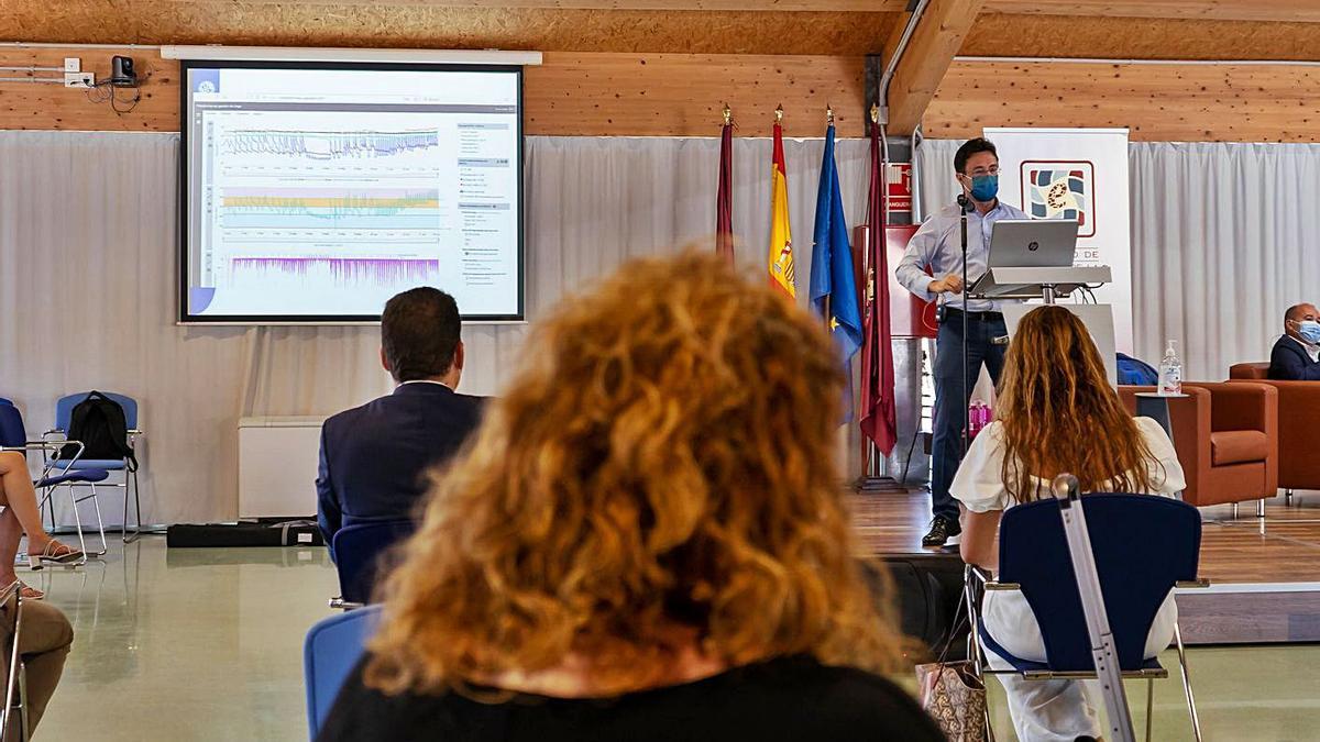 Presentación del datalogger y el sistema de monitorización de agua de la UPCT.