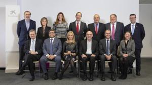 El consejero delegado de CaixaBank, Gonzalo Gortázar, con el comité consultivo del banco