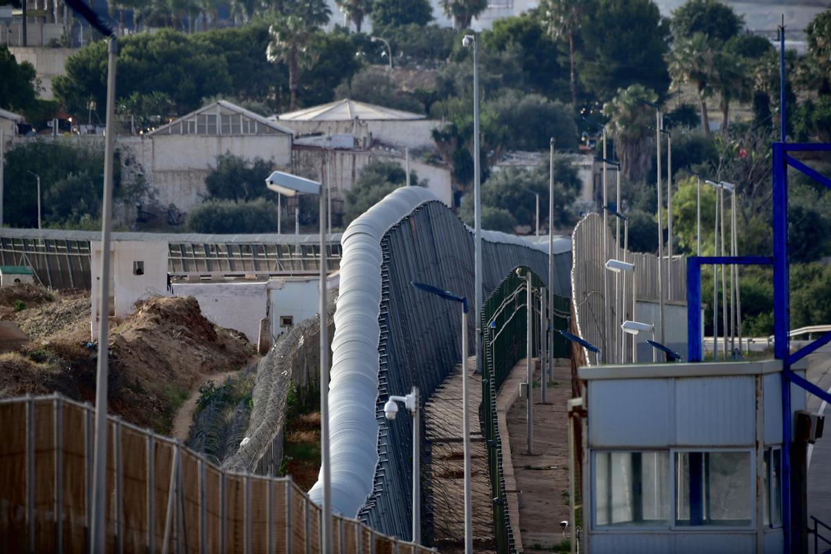 Una gran manifestación recuerda en la frontera de Melilla a las víctimas del 24J