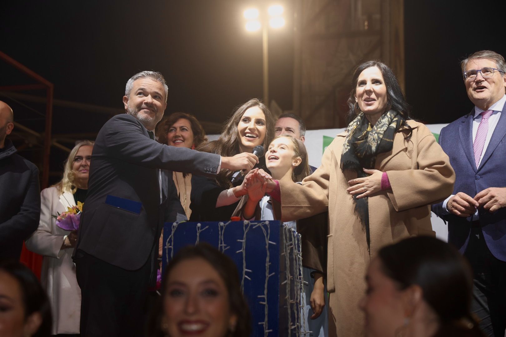 El Corte Inglés y Nuevo Centro inauguran las luces de Navidad en clave fallera