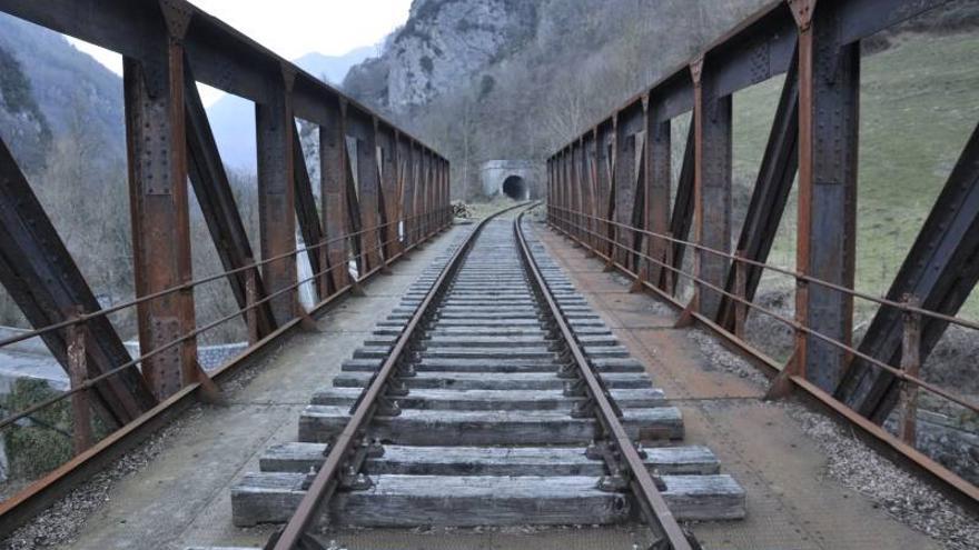 La carretera toma ventaja sobre el tren en el Bearn francés