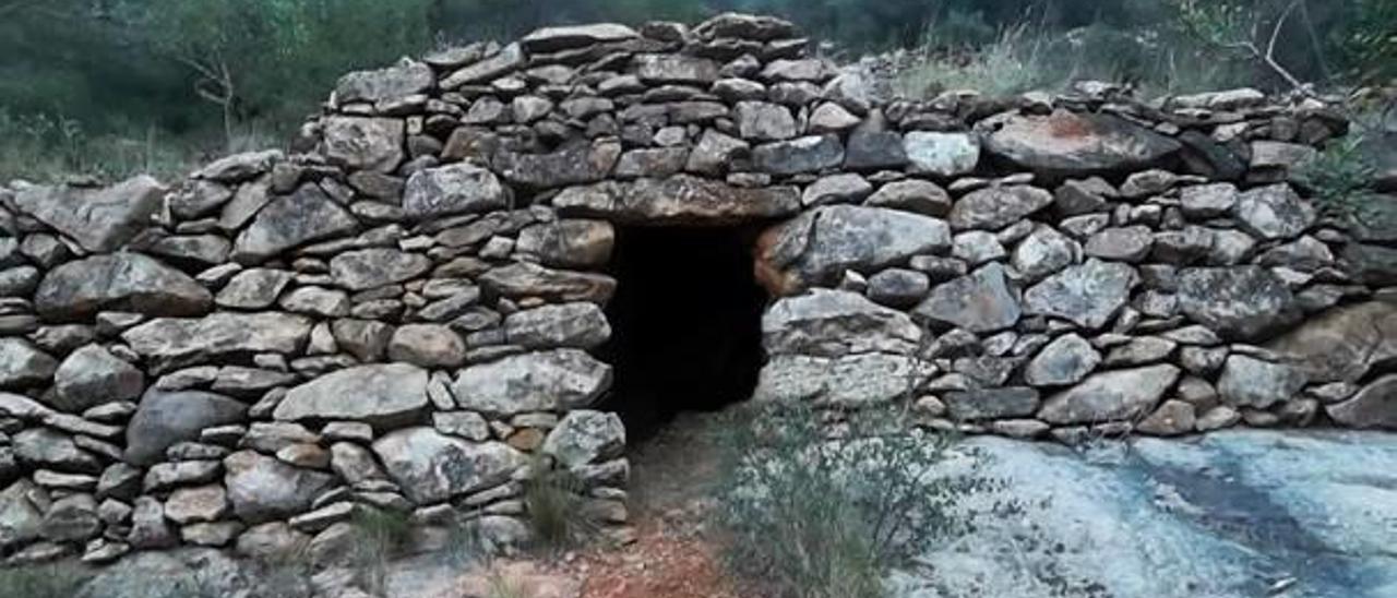 Una ruta por las «casetes de pedra en sec» en Onda
