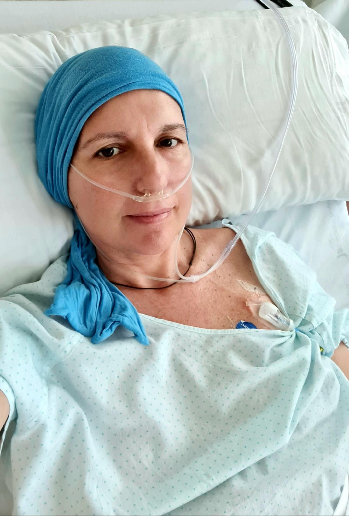 Inma Escriche, paciente de cáncer: Llevo 102 sesiones de quimio, soy un milagro con patas
