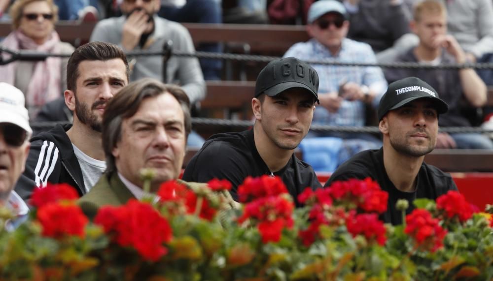 Caras conocidas en la plaza de toros de Valencia