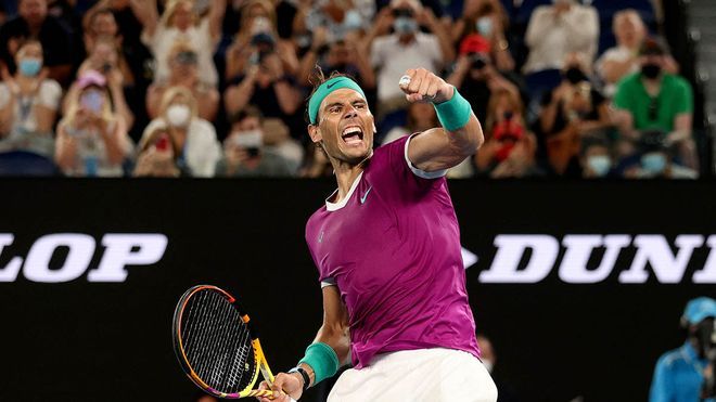 Nadal celebra su triunfo ante Berrettini.