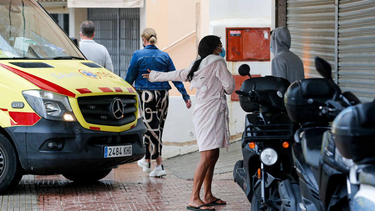 Alarma por un incendio en la cocina de un piso en Ibiza